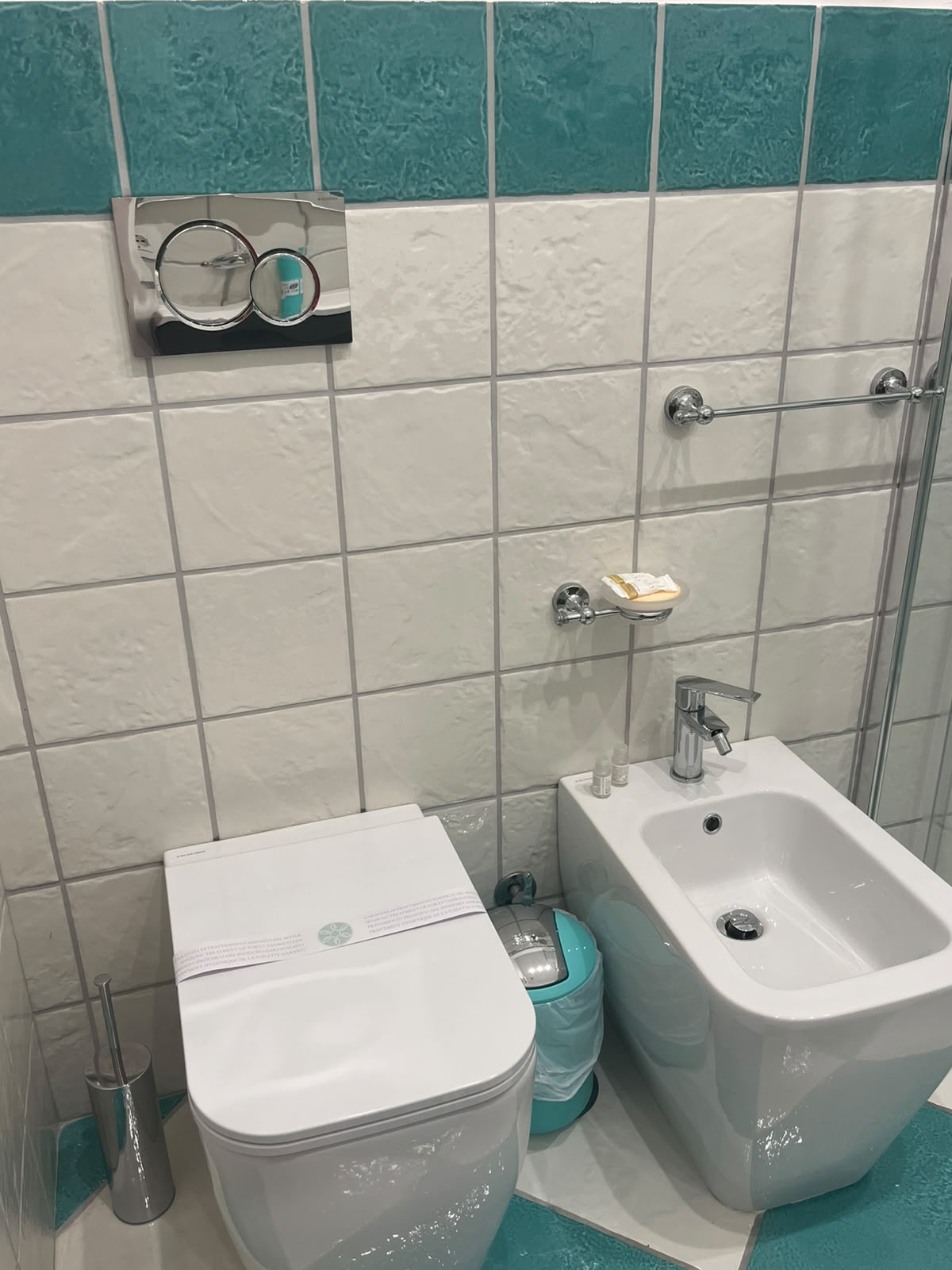 Bagno con sanitari e ceramica di Vietri Appartamento Serena