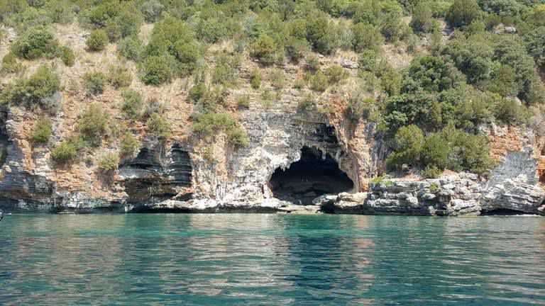 Caletta selvaggia nell'Area Marina Protetta Infreschi e Masseta